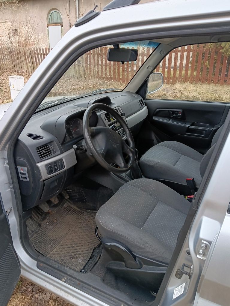 Sprzedam pajero pinin 1.8 mpi 2004