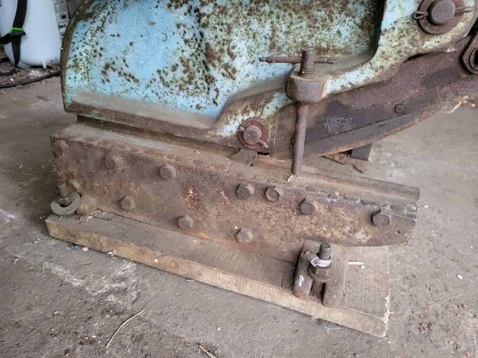 Gilotynowe nożyce do cięcia blachy