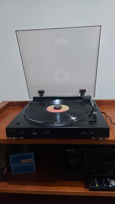 Gira-Discos Denon DP-200USB – Automático / Conversão USB