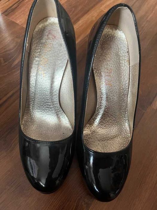 Szpilki lakierowane buty na obcasie połysk platforma