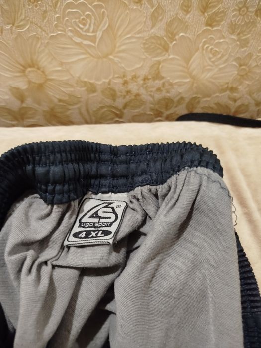 Чоловічі шорти різні