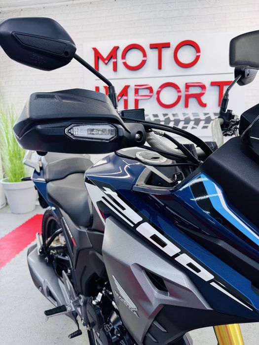 новий мотоцикл Honda CB200X ABS 2024р тільки з Японії є доставка