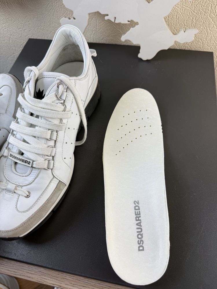 Кросівки DSQUARED2 розмір 42 (устілка 27,5 см) бу