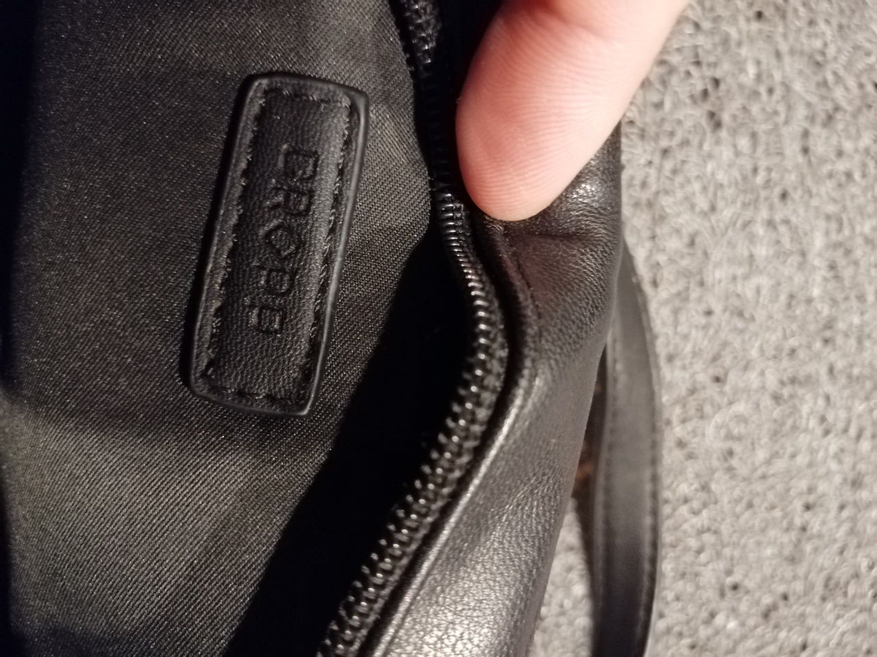 Sprzedam damską torebkę Cropp czarną