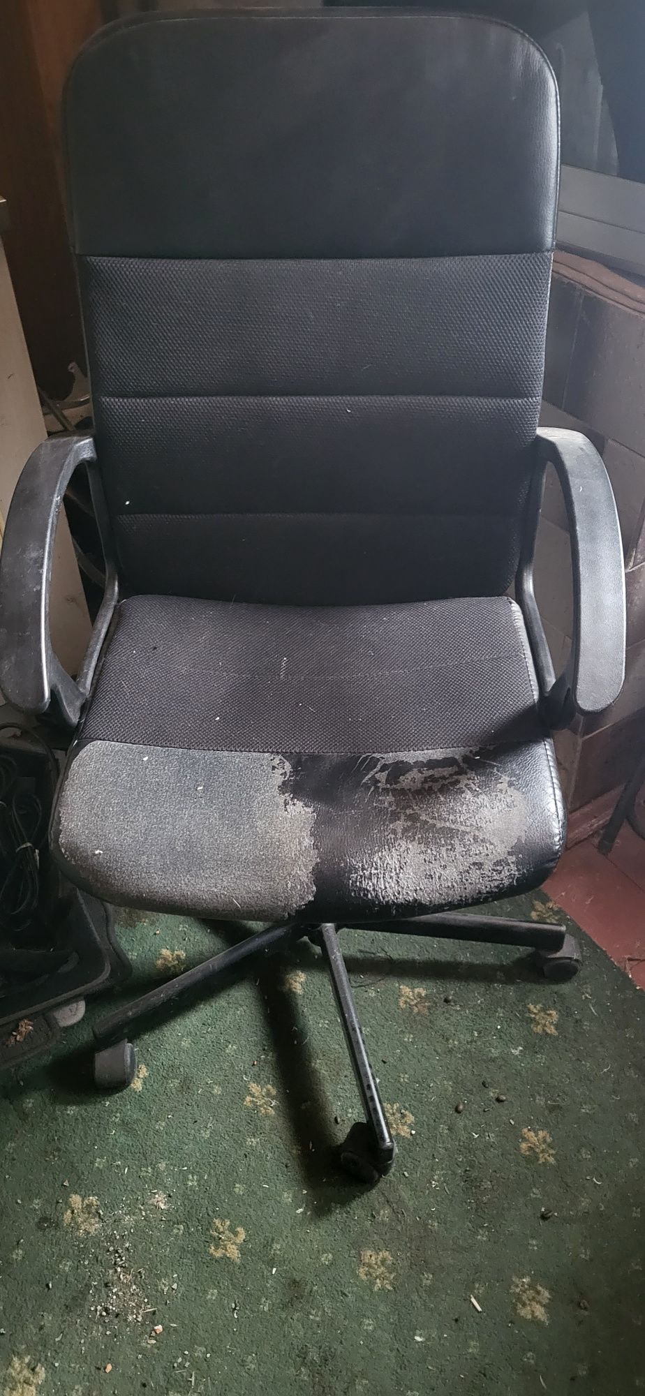 Продам крісла різні