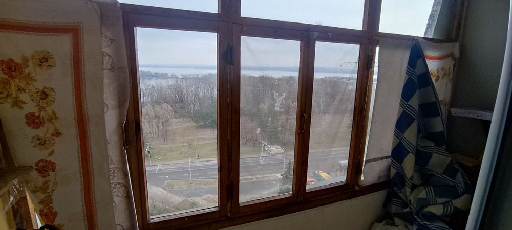 Остекление деревянных рам, установка стекла, реставрация.