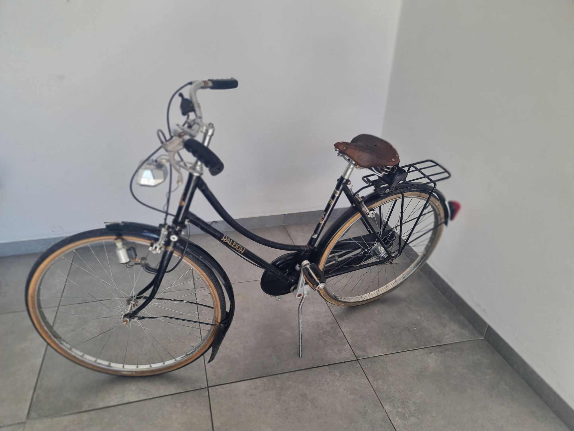 Vendo bicicleta 'pasteleira' antiga