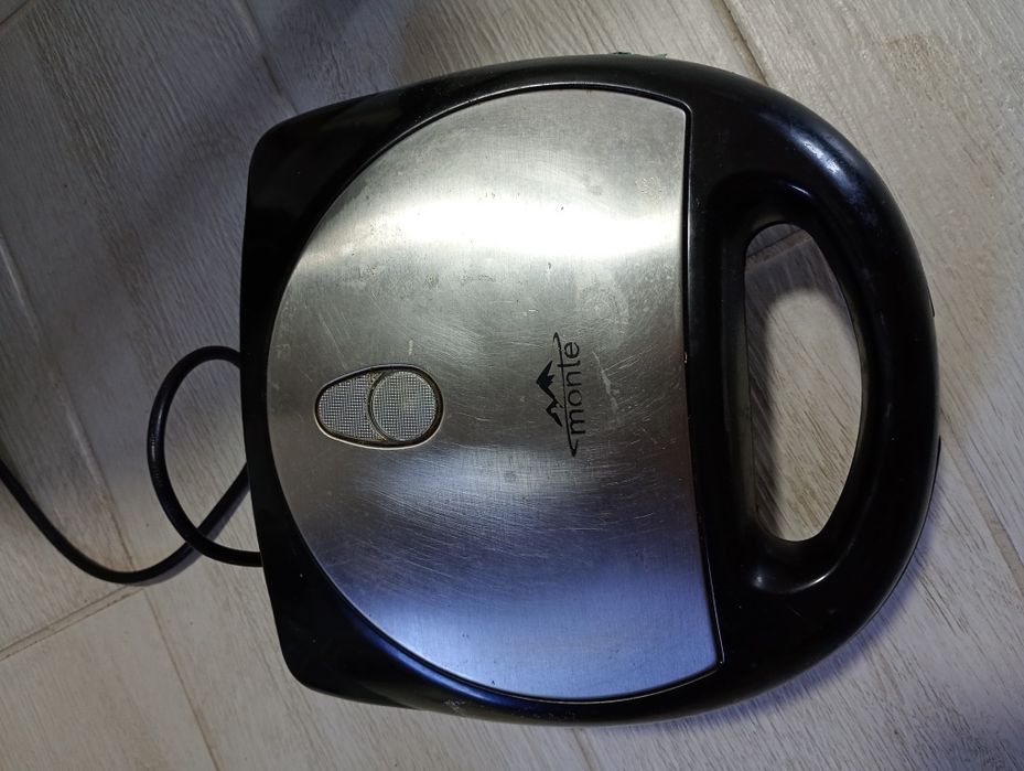 Бутербродниця/грильниця Monte