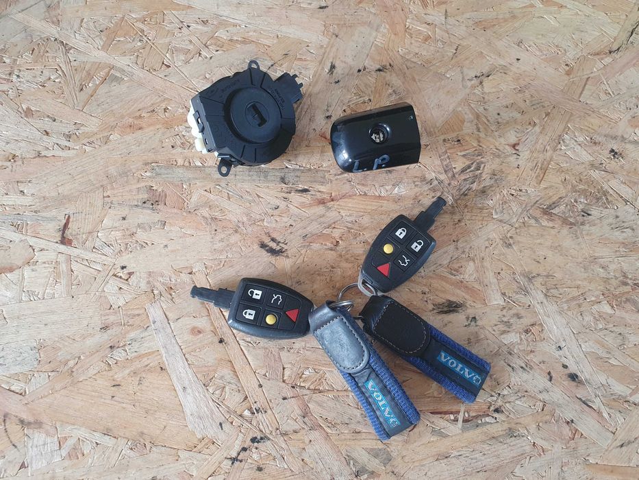 Stacyjka wkładka kluczyki Volvo v50 05 r 1.8 benzyna europejska