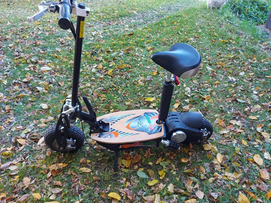 Na sprzedaż elektryczna hulajnoga CityGreen z siodełkiem