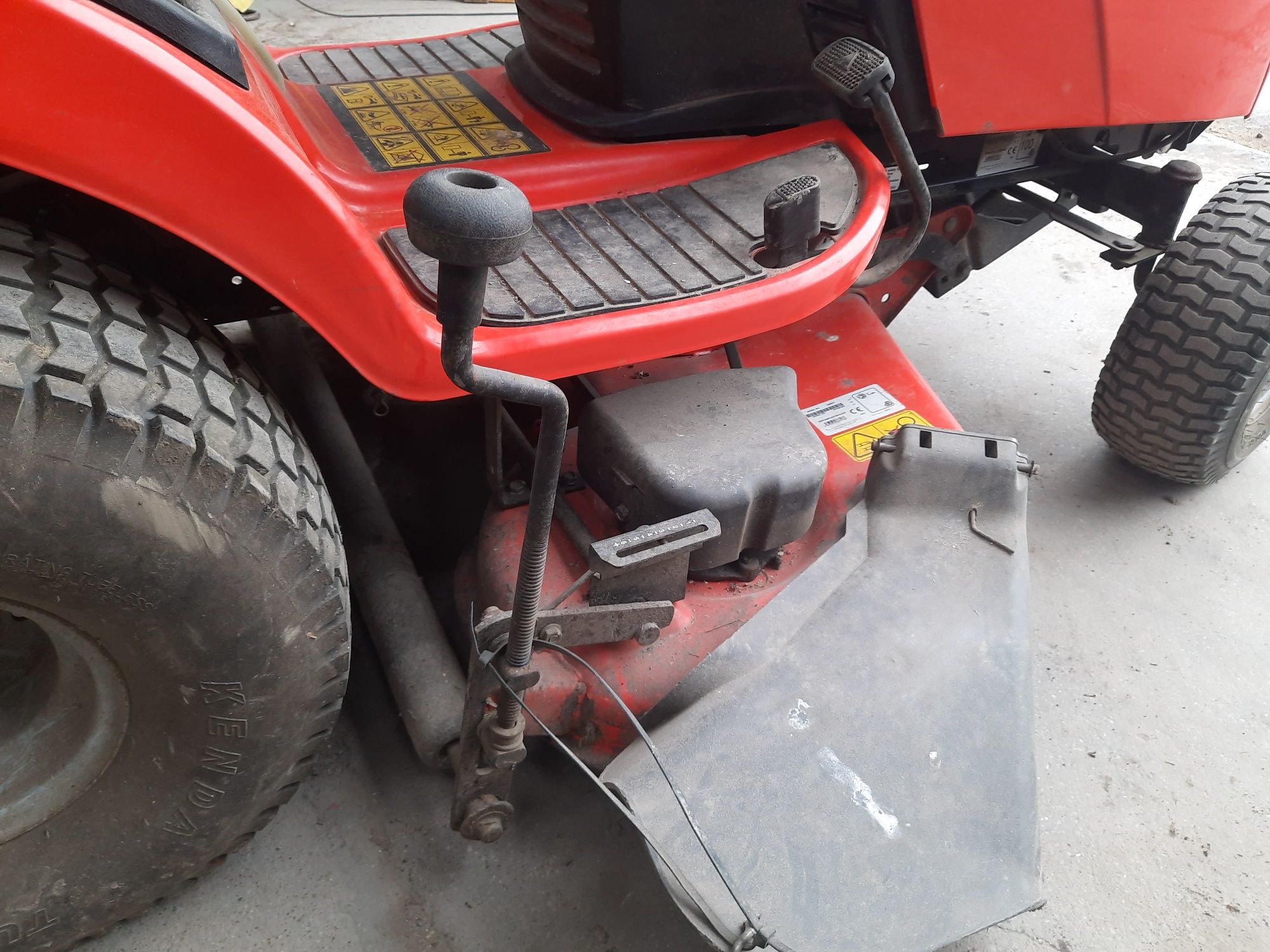 Kosiarka traktorek SIMPLICITY REGENT ELT2246 cub cadet stiga husqvarna