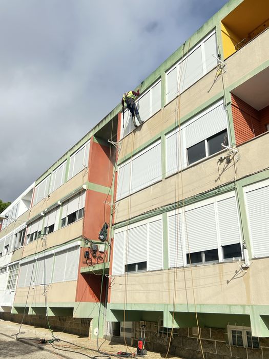 Manutenção de Fachadas e Telhados