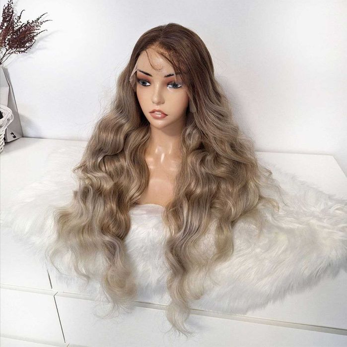 Długa kręcona blondynka Ombre koronkowa peruka z przodu