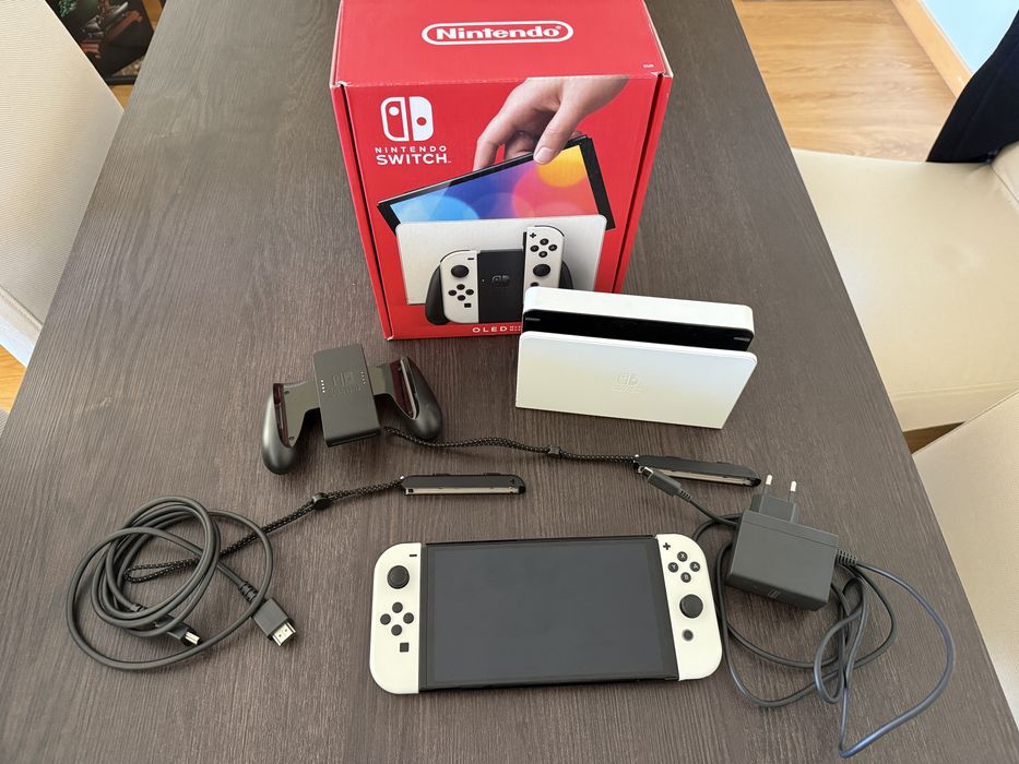 Vendo Nintendo Switch OLED como nova