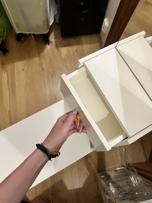 Toaletka sekretarzyk drewniany