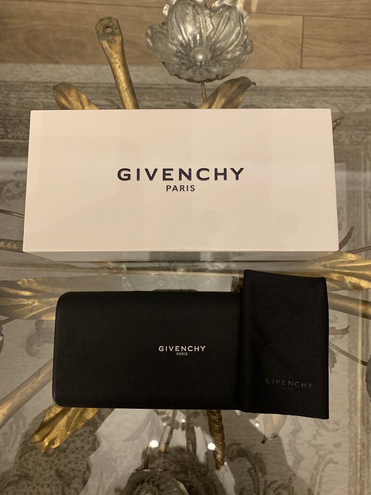 Givenchy okulary przeciwsłoneczne GV 7028/S czarne