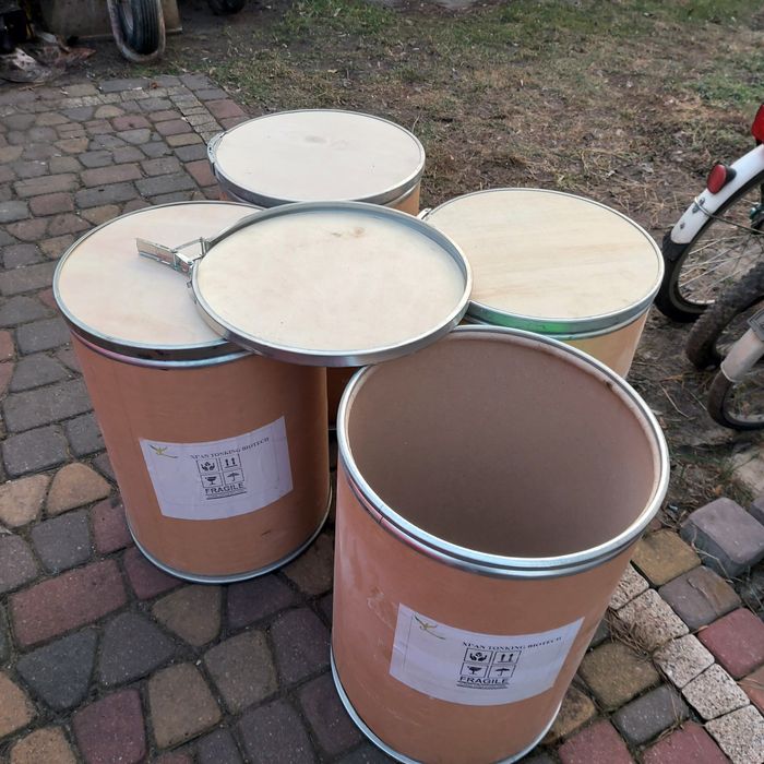 Beczka tekturowa kura gołąb zboże ziarno