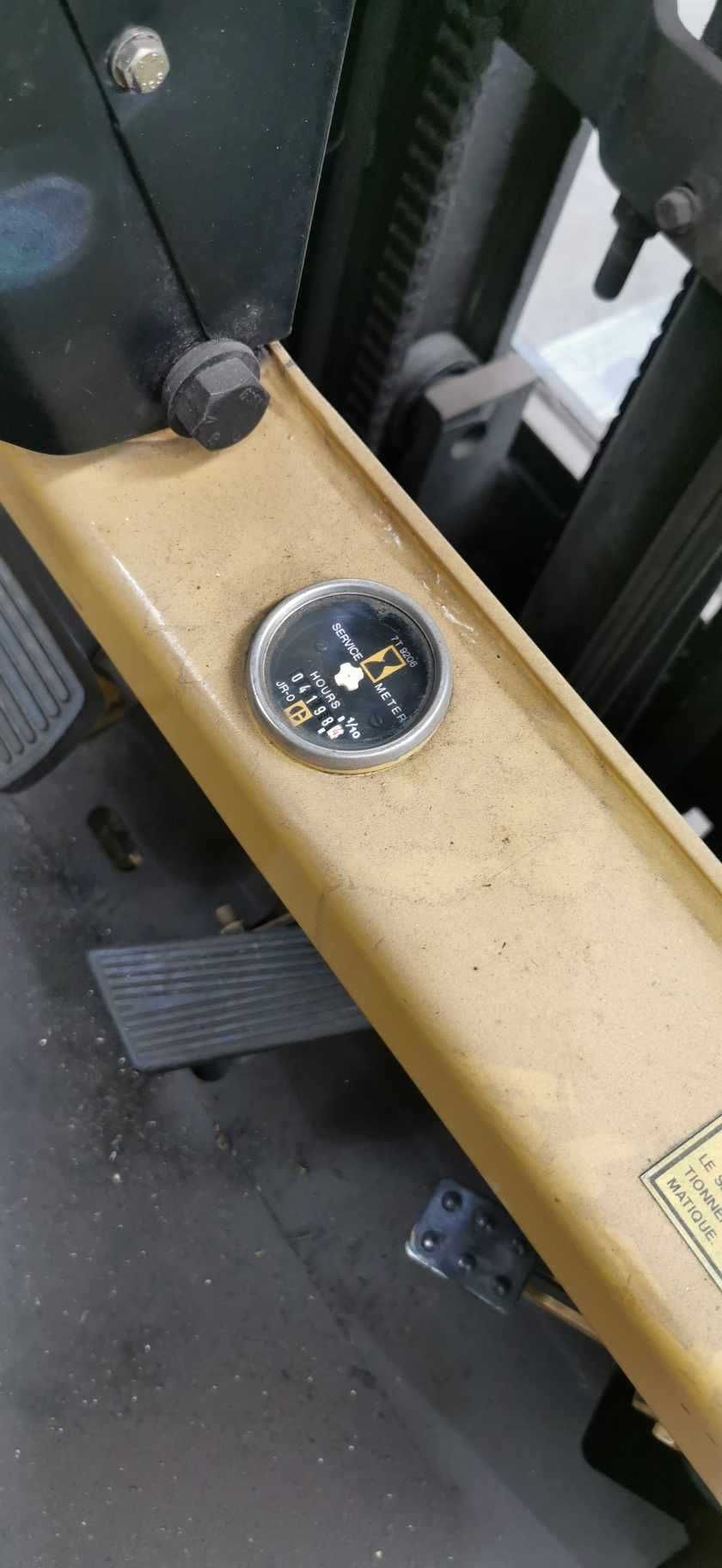 Empilhador elétrico 1.6 CAT