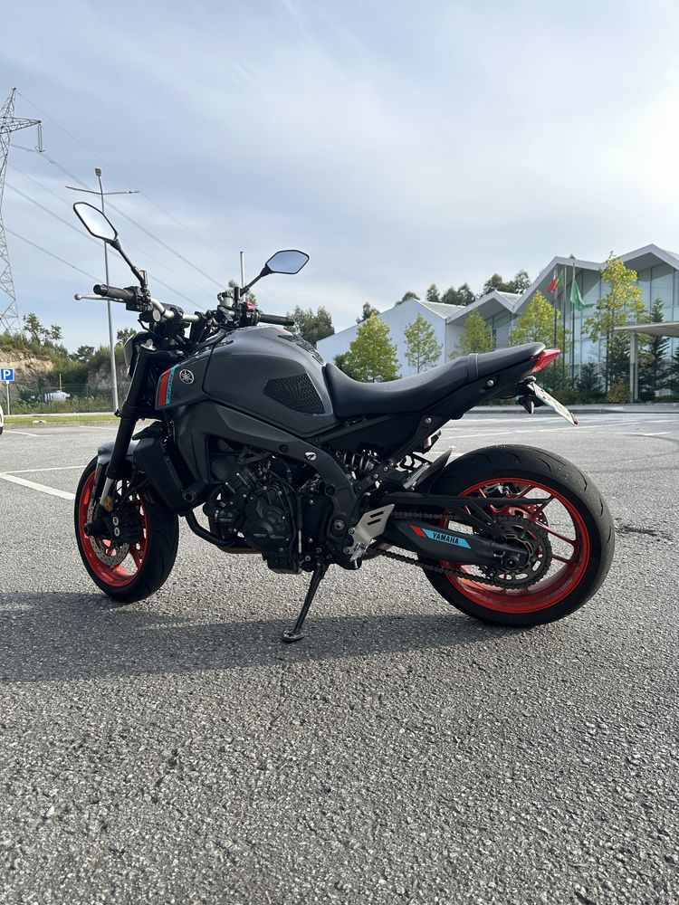 Yamaha MT-09 Akaprovic