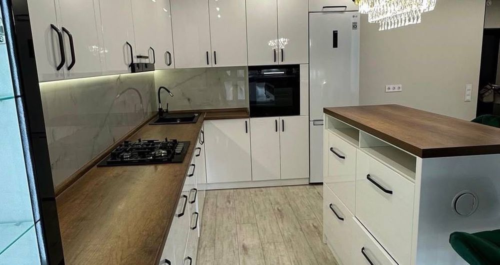 Оренда дизайнерської 1 км квартири в самому центрі міста