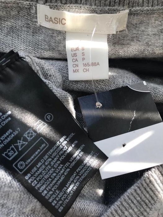 Сірий трикотажний джемпер H&M , розмір S