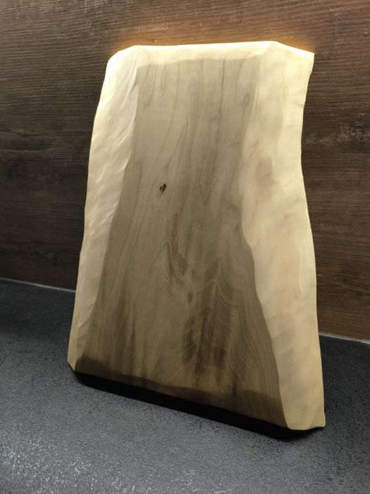 Deska dekoracyjna z litego orzecha – woskowana i olejowana