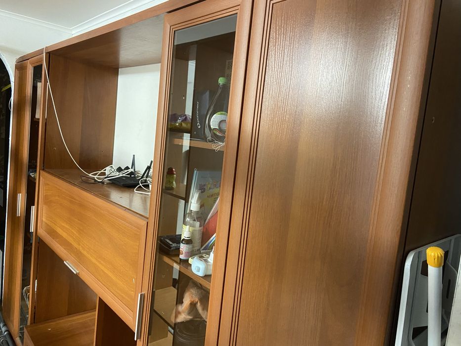 Продам шкаф в вітальню