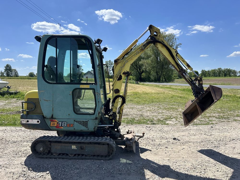 Minikoparka mini koparka yanmar bobcat 1.8 T