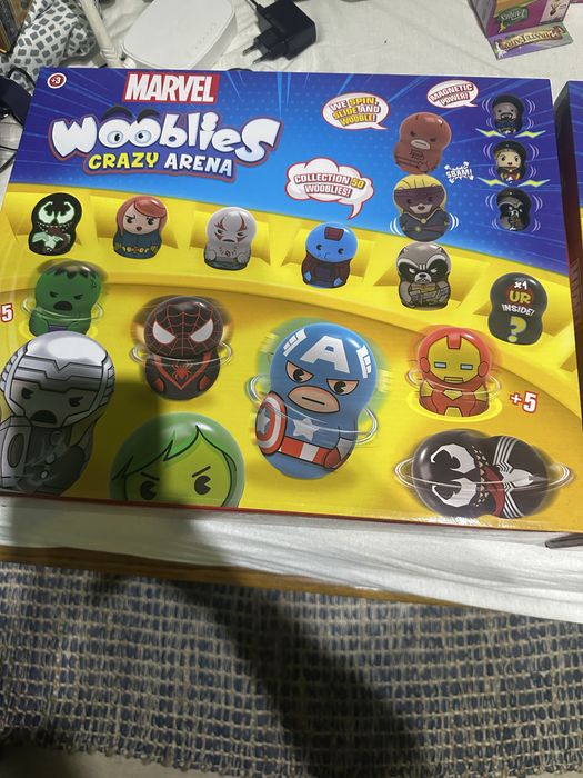 dwa zestawy Marvel Wooblies crazy arena