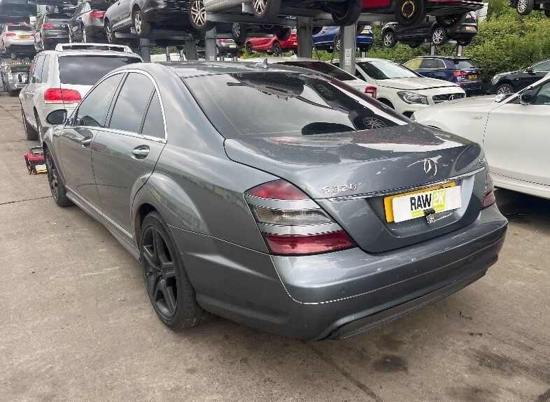 Części w221. Pakiet AMG w221.