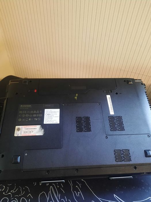 Ноутбук LENOVO V570