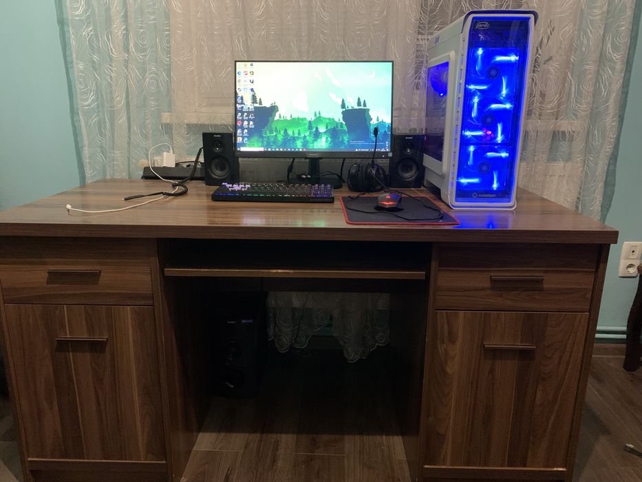 Продається стіл письмовий опен колір горіх