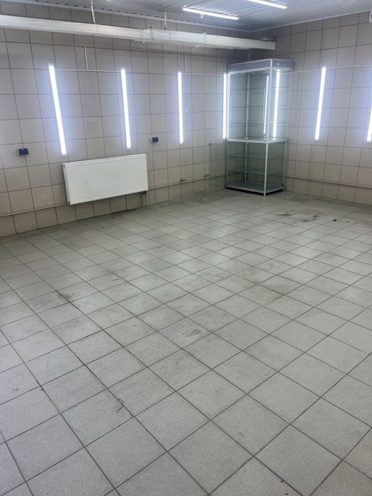 Сдам в оренду бокс 45 кв.м