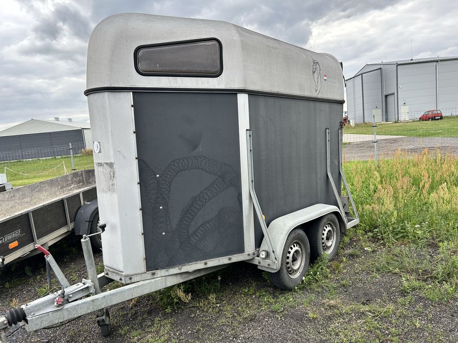 Przyczepa do przewozu koni na 1,5 konia ,koniowoz