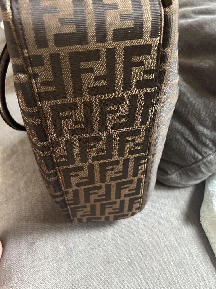 Fendi torebka pojemna