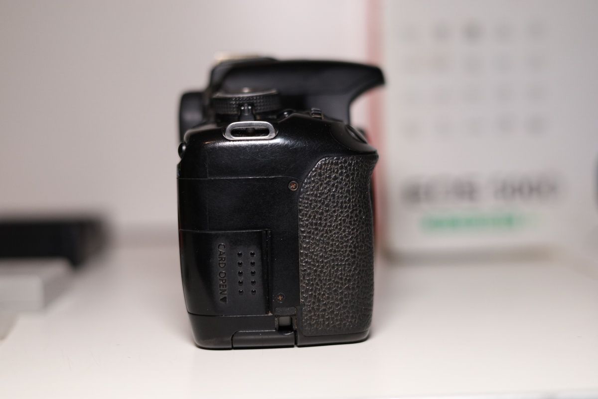 Canon EOS 500d body (full box)