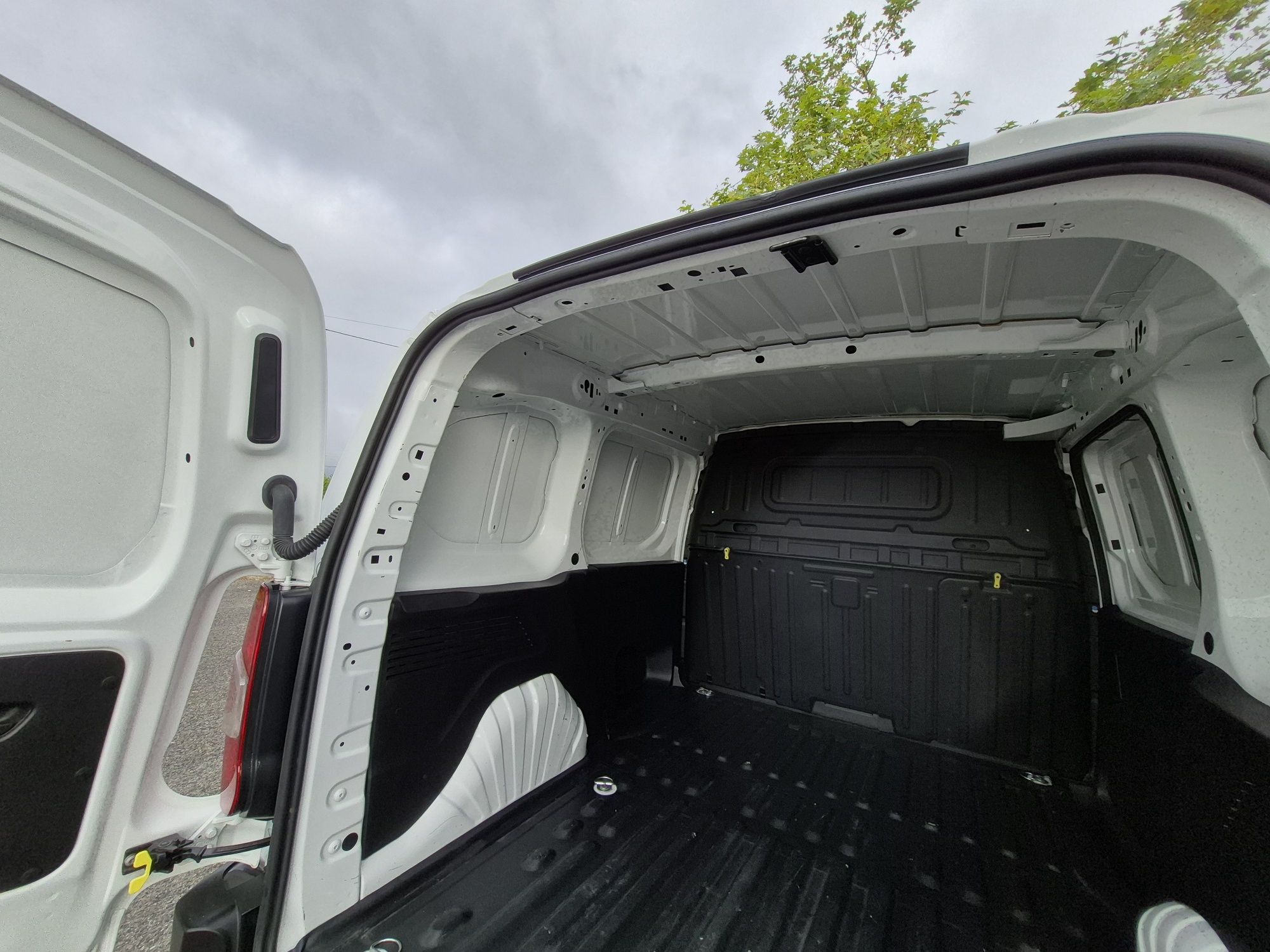 Opel Combo - 2021 - 90.000KM | GARANTIA | NACIONAL - 3 LUG.