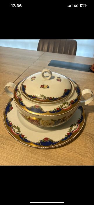 Conjunto Limoges de porcelana pintada a ouro