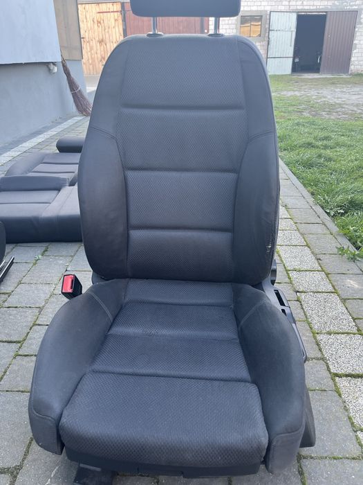 Kąplet foteli audi a4b6 avant