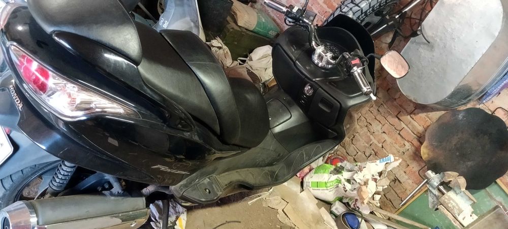 Максі скутер Honda Forza 250