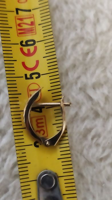 Jeden kolzyk złoto.