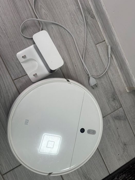 Робот-плесос с функцией влажной уборки ксіомі