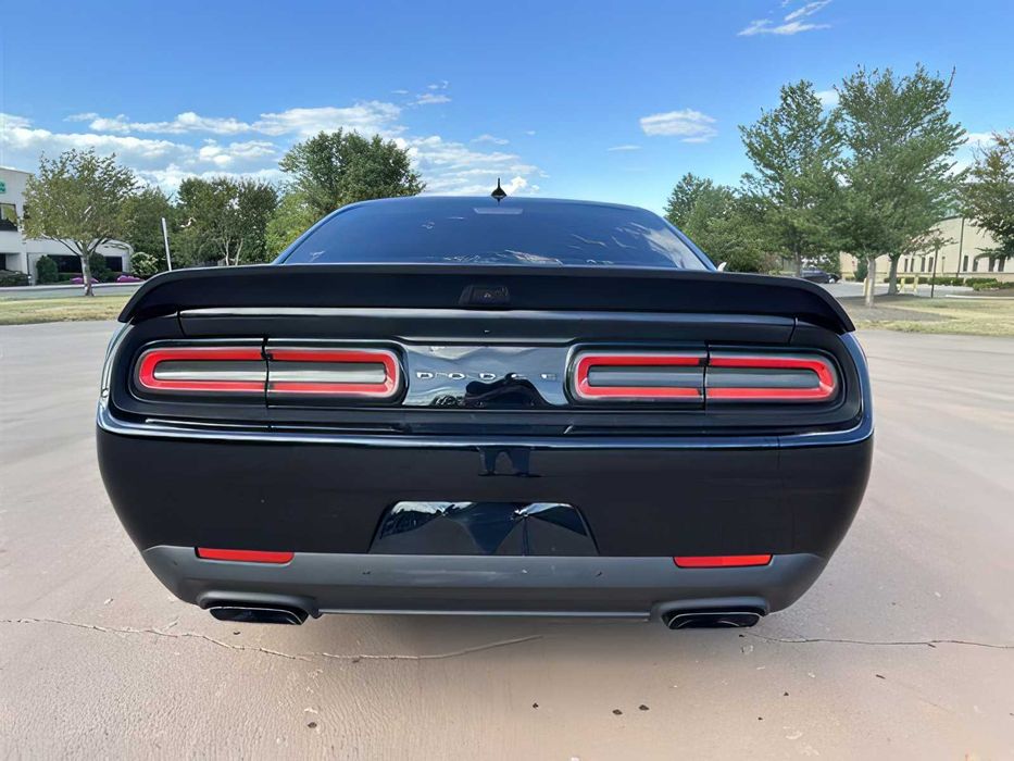 Dodge Challenger SRT Hellcat      2021
