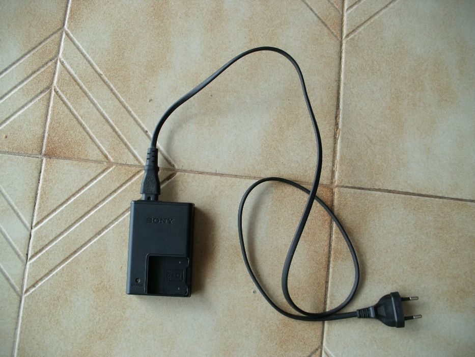 Vendo carregador de máquina fotográfica digital Sony