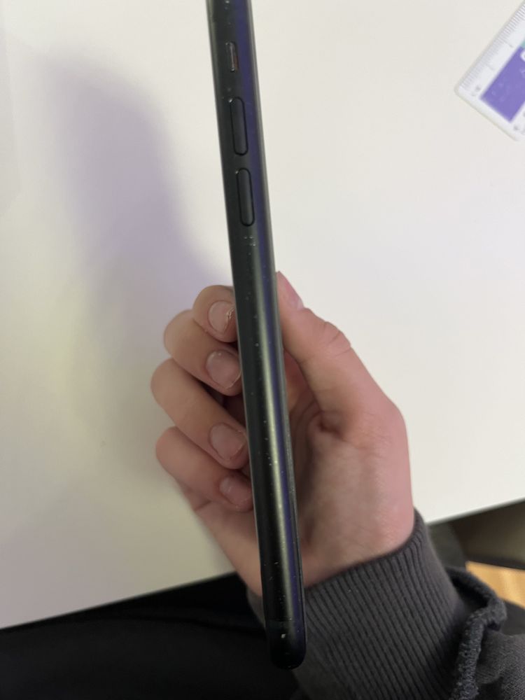 Czarny iphone XR
