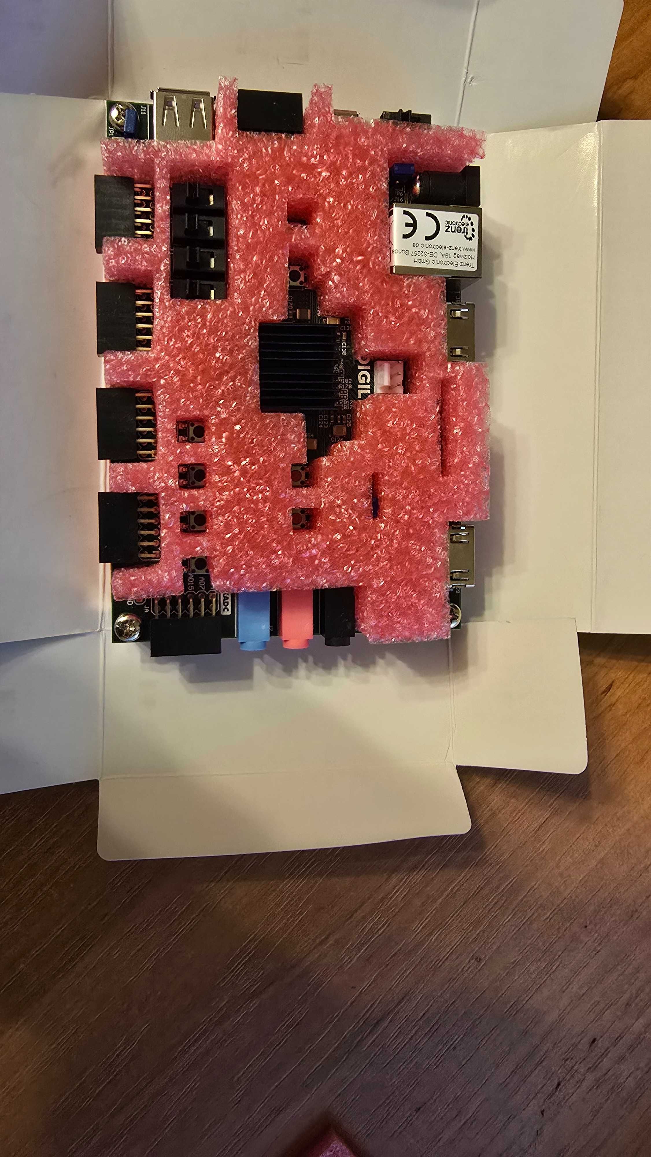 Płytka ewaluacyjna FPGA ZYBO Z7-20