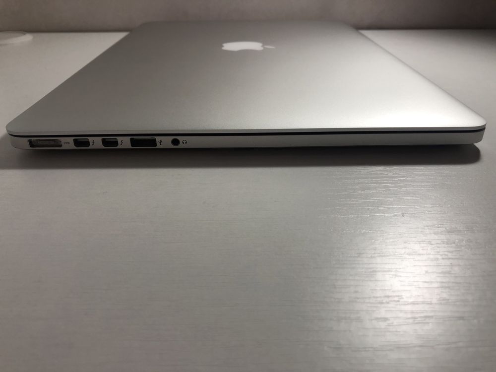 MacBook Pro (Retina, 15-inch, Mid 2015)