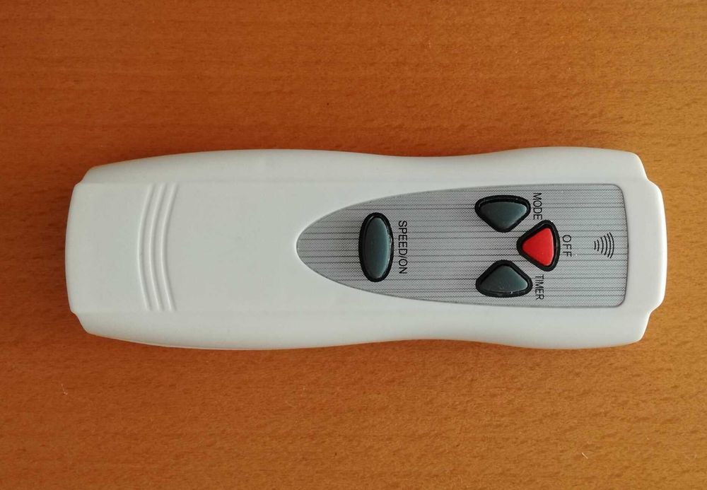 Biały pilot elektroniczny