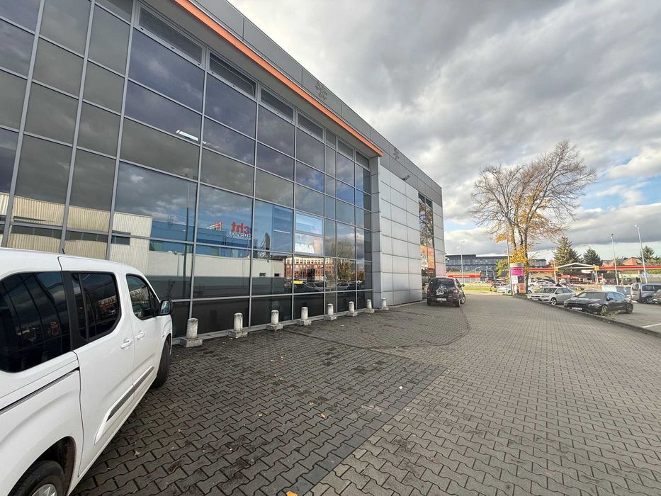 Lokal handlowy w Centrum Handlowy King Square do wynajęcia