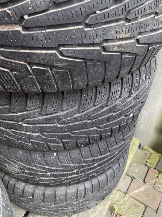 Продам шини зимові 275/65/17